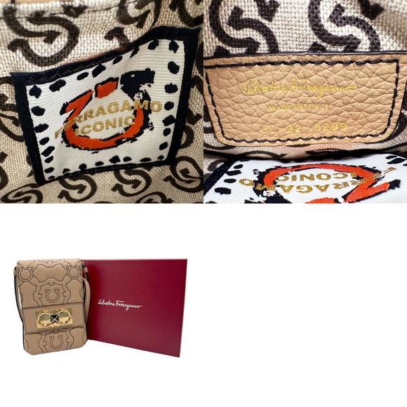 Salvatore Ferragamo Gancini Crossbody Bag Phone Holder Beige - Picture 5 of 5